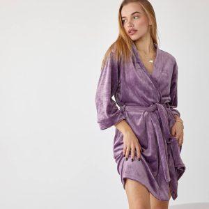 Жіночий довгий велюровий халат із поясом, рукавом 3/4 ліловий