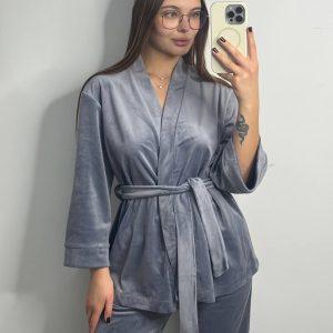 Вишуканий жіночий домашній костюм на запах сірий